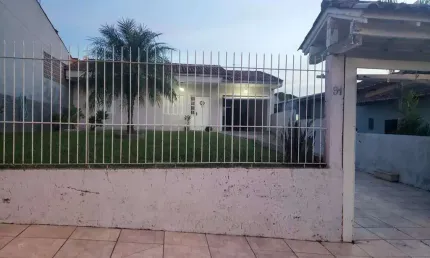 Casa com 3 quartos à venda na Rua Leblon, 61, Feitoria, São Leopoldo por R$ 675.000