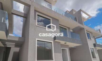 Sobrado à venda 3 Quartos, no pinheirinho, CURITIBA - PR