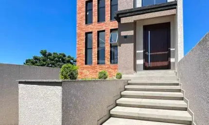 Triplex alto padrão com piscina e área gourmet - fazenda rio grande.