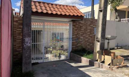 Casa com 2 quartos à venda na Rua Epaminondas Santos, 2019, Bairro Alto, Curitiba por R$ 300.000