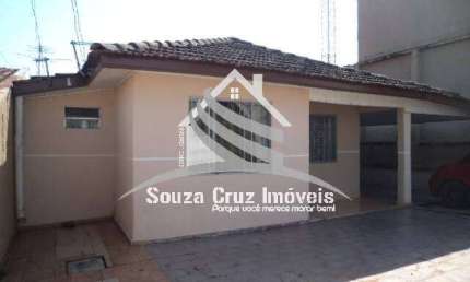 Casa com Amplo Terreno - Estuda Permuta por Menor Valor !