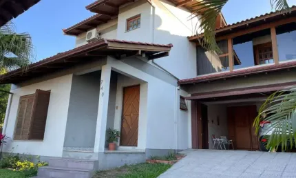 Casa com 3 quartos à venda na Rua Alícia Müller, 740, Canudos, Novo Hamburgo por R$ 750.000