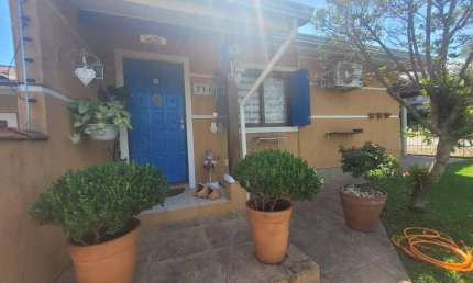Casa com 2 quartos à venda na Rua Darci Machado, 216, Campestre, São Leopoldo por R$ 420.000
