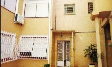 Imóvel residencial Partenon, 3 quartos, 2 banheiros, vaga de garagem