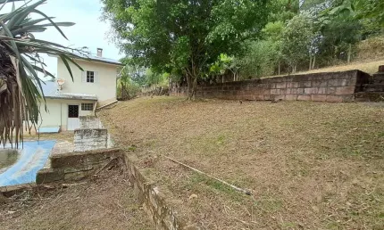 Sítio à Venda com 1390m² e 3 dormitórios,sendo 1 suíte, por R$ 198.000