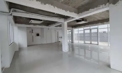 Sala comercial com 1 sala para alugar em Petrópolis, Porto Alegre 