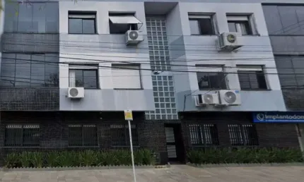 Apartamento com 4 quartos para alugar no Menino Deus, Porto Alegre 