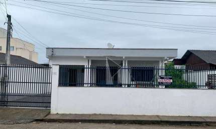 Casa com 3 dormitórios à venda, 186 m² por R$ 950.000 - Centro - Navegantes/SC