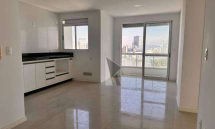 Apartamento com 2 dormitórios à venda, 68 m² por R$ 580.000 - Centro - Navegantes/SC