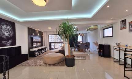 *3 DORMITÓRIOS | 1 SUÍTE | 2 VAGAS DEMARCADAS | PISCINA PRIVATIVA | CHURRASQUEIRA| 240m² |BOQUEIRÃO - SANTOS/SP