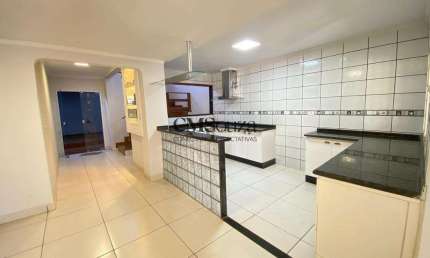Casa à venda e para alugar em Londrina, Conjunto Habitacional Alexandre Urbanas, com 3 quartos