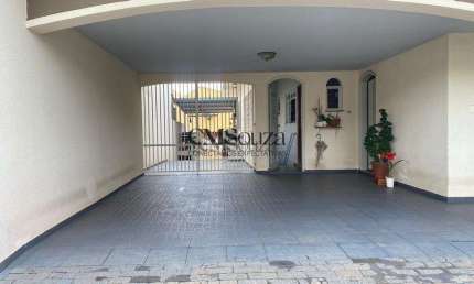 Casa à venda em Londrina, Boa Vista, com 5 quartos, com 100 m²