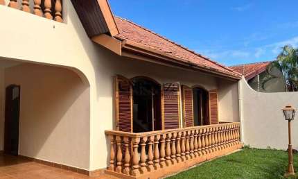 Casa para alugar em Londrina, Jardim Montreal, com 5 quartos, com 305 m²