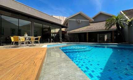 Casa à venda em Londrina, Tucano, com 3 suítes e 390m²