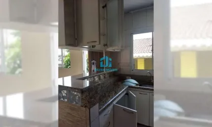 Casa à venda na Rua Irineu Araújo, Santa Cândida, Curitiba por R$ 580.000