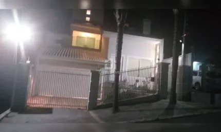 Casa com 3 quartos à venda na Rua Araticum, 76, Uberaba, Curitiba por R$ 2.900.000
