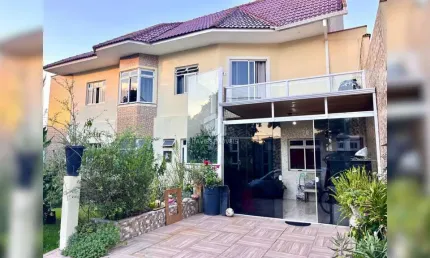 Casa em condomínio fechado com 6 quartos à venda na rua juvenal carvalho, 250, fazendinha, curitiba por r$ 1.150.000