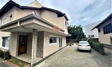 Casa em condomínio fechado com 2 quartos à venda no Lagoa da Conceição, Florianópolis , 175 m2 por R$ 2.200.000