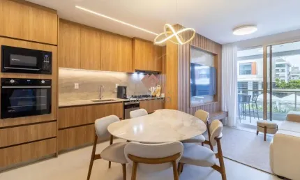 Apartamento com 3 quartos à venda em Jurerê, Florianópolis , 103 m2 por R$ 3.300.000