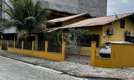 Casa com 3 quartos à venda na Rua Vereador Gercino Da Silva, 199, Balneário Perequê, Porto Belo