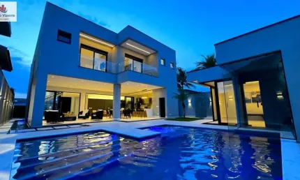 Sobrado Alto Padrão para Venda em Jardim Acapulco Guaruja-SP