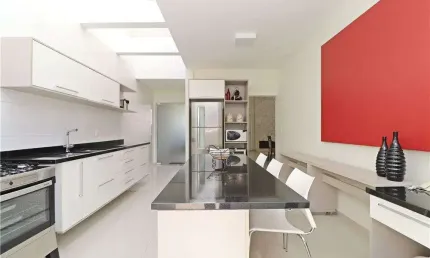 Casa Moderna Pé Dir. Alto, 3 Dormitórios Suítes(1 Térrea) Sala