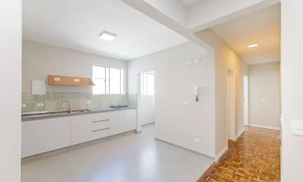 Apartamento 3 quartos, 1 vaga, sala ampla e cozinha aberta - Água Verde