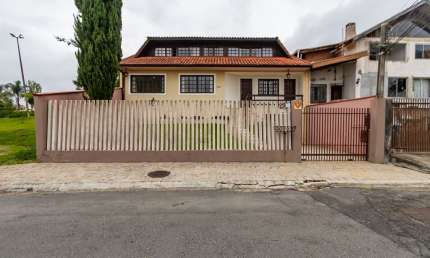 Casa no Bacacheri com 231m2, 4 quartos, 1 suíte, 3 vagas - Conjunto Solar
