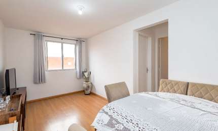Apartamento com 2 quartos, 1 vaga no Bairro Cahoeira - Curitiba PR