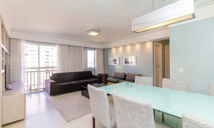 Apartamento reformado com 2 quartos e com 1 vaga na Vila Izabel - Curitiba/PR.