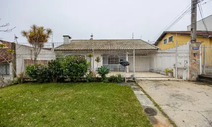 Casa a venda 4 quartos, 2 suítes, 6 vagas de garagem, Boa Vista, Curitiba/PR