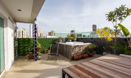 COBERTURA DUPLEX COM 2 SUÍTES E JACUZZI - ALTO DA XV/CRISTO REI