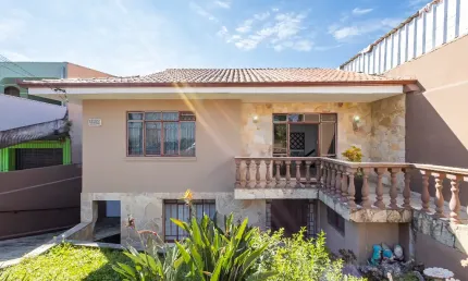 Casa comercial/residencial com 4 quartos, 2 suítes e vaga de garagem no pilarzinho 