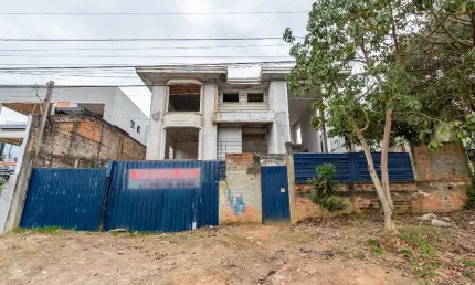 Casa alto padrão a 1 quadra do parque barigui com 4 suítes – personalize do seu jeito!
