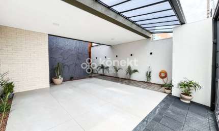 Casa com suíte e piscina no Tropical III - Cascavel