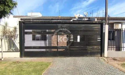 Casa com 3 dormitórios no bairro Santa Cruz - Cascavel, PR