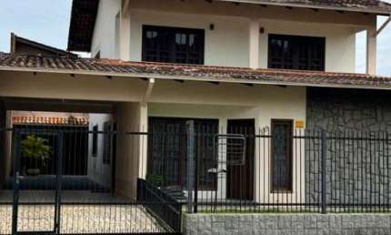 Guanabara - Sobrado amplo com piscina prox ao centro