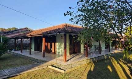 Centro - Terreno Amplo com 1162 m2 com casa avenaria averbada de 156,56 m2