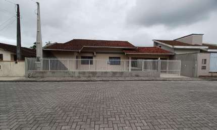 LINDA CASA PLANA EM LOCAIIZA&#199;&#195;O NOBRE DO BAIRRO GUANABARA