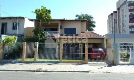 EXCELENTE SOBRADO DE 5 DORMITÓRIOS SENDO 1 SUITE LOCALIZAÇÃO DIFERENCIADA .