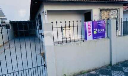 Casa Averbada com Edicula nos fundos com 160 de área construida