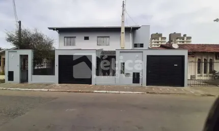 A Venda em Itajaí Casa Térrea e Apartamento no Piso Superior, Bairro São João