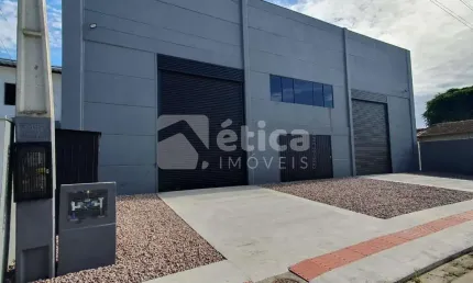 GALPÃO COMERCIAL PARA LOCAÇÃO NO BAIRRO SÃO JOÃO, EM ITAJAÍ.