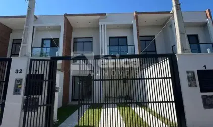 Sobrado Novo com 3 Quartos no Bairro São João, Itajaí  Pronto para Morar