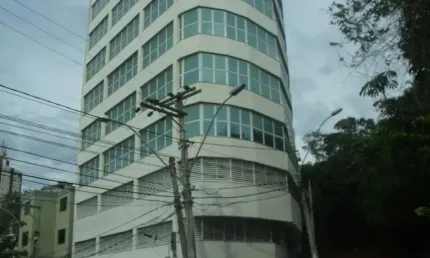 Prédio com 7 salas à venda na Rua Maestro João Gemino, 18, Centro, Macaé