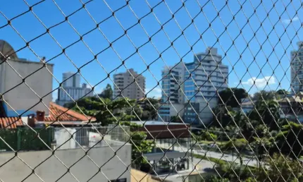 Excelente apartamento com 03 quartos sendo 02 suítes nos Cavaleiros
