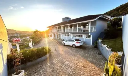 Casa com 6 quartos à venda no Czerniewicz, Jaraguá do Sul 