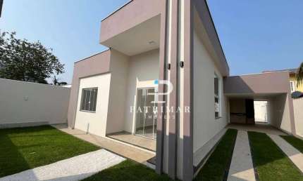 Casa com 3 quartos, piscina e acabamentos de alto padrão à venda por R$ 890.000 em Jardim Atlântico, Maricá.