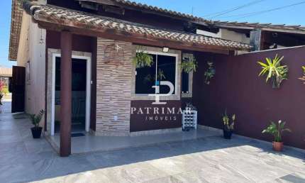 Casa com 2 Quartos, área gourmet e piscina  à venda, 73 m² por R$ 600.000 - Itaipuaçu - Maricá/RJ