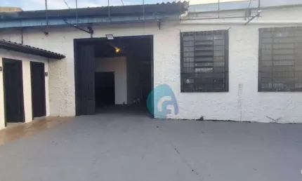 Barracão para alugar, 234 m² por R$ 7.972,71/mês - Hauer - Curitiba/PR